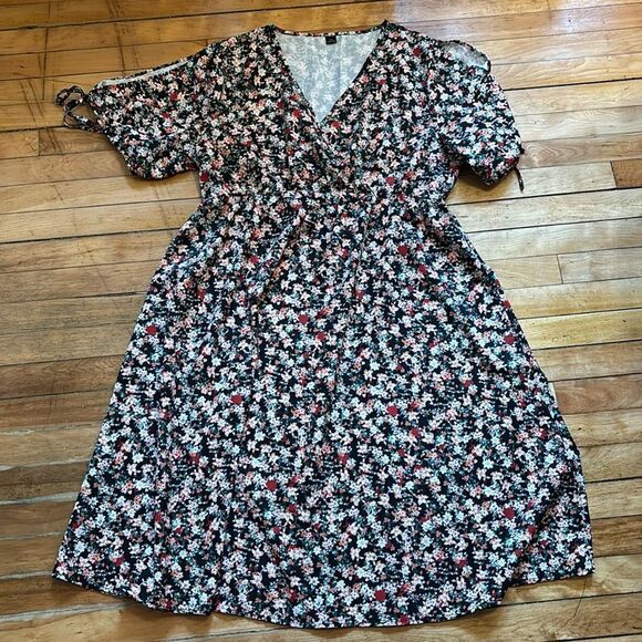 Dresses & Skirts - Women’s Split Short Sleeve Floral Faux Wrap Maxi Dress Size 2XL